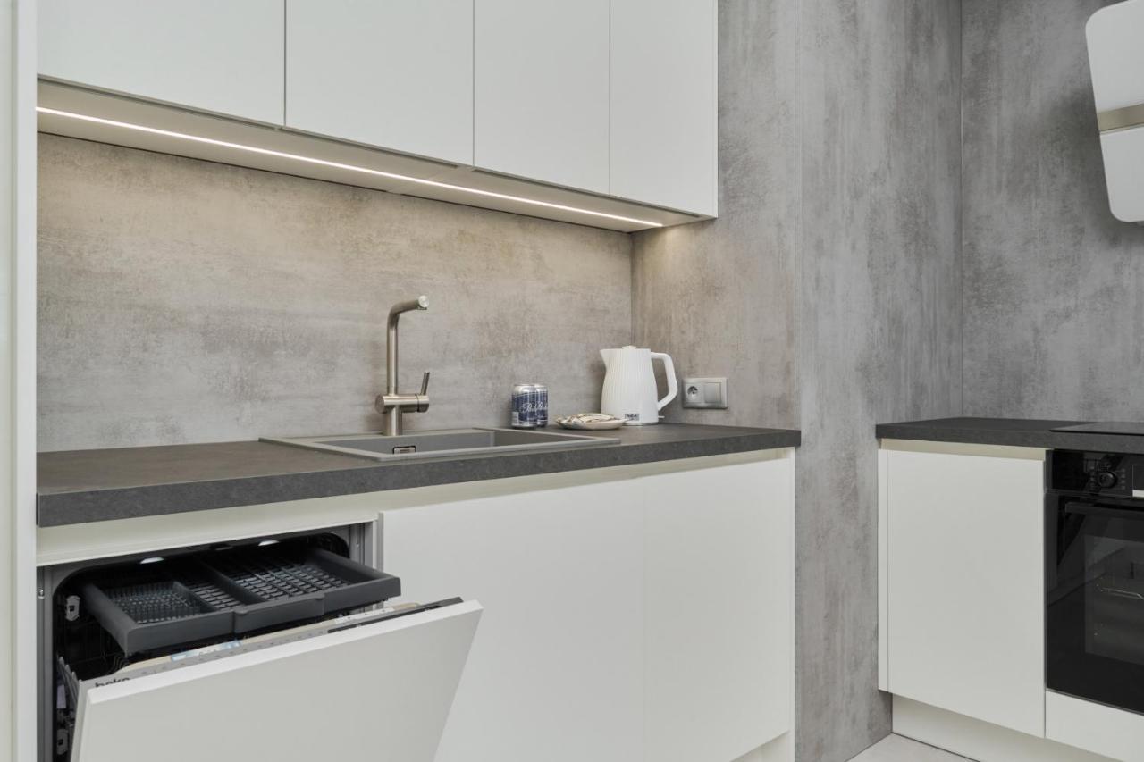 Lwowska By The Malta With Parking By Renters Prestige *