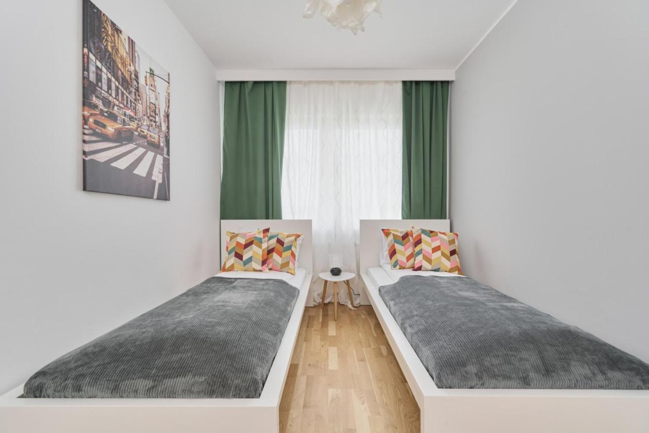 Lwowska By The Malta With Parking By Renters Prestige Apartment