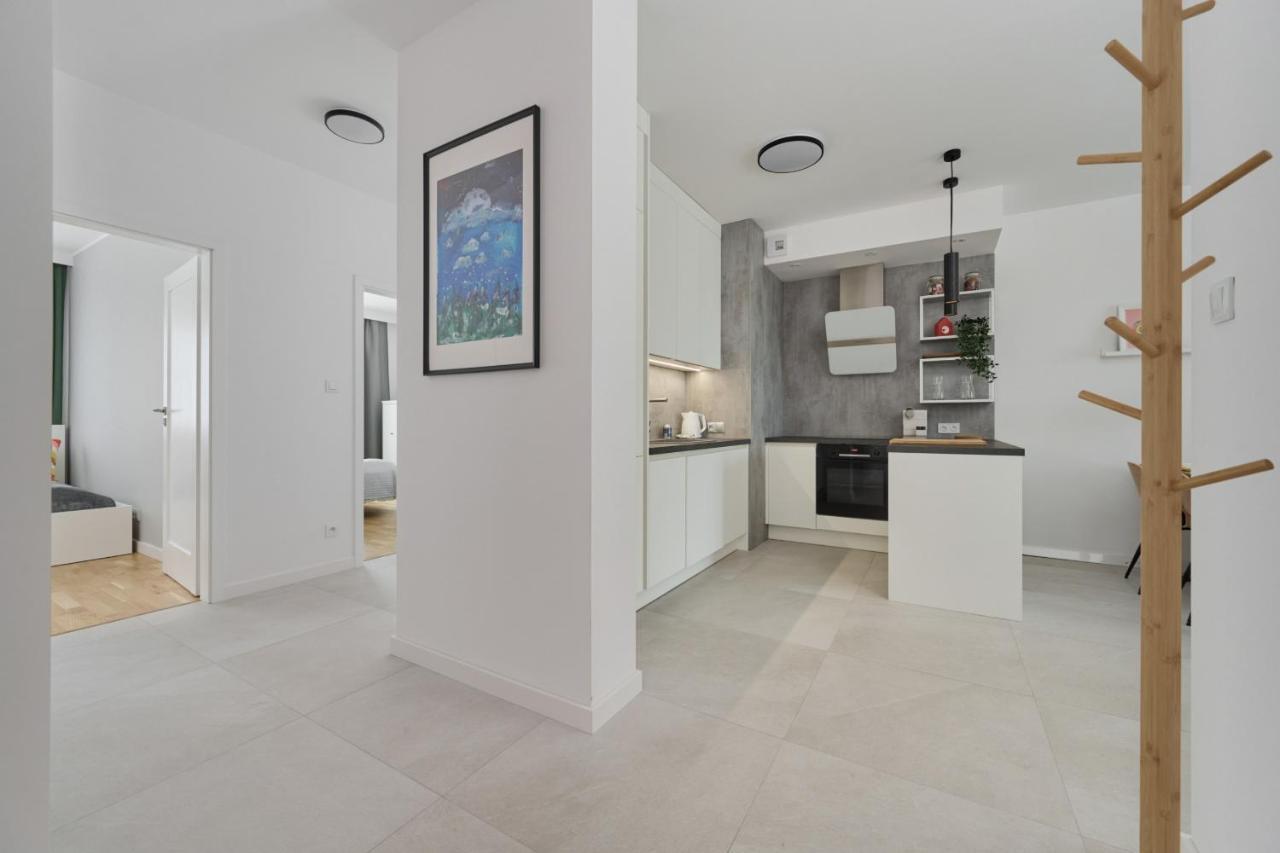 Lwowska By The Malta With Parking By Renters Prestige Apartment *